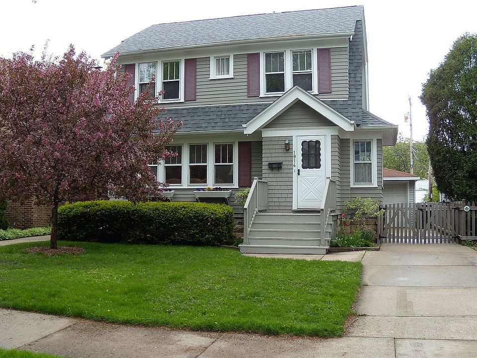 1st image of 1914 E Newton Ave
