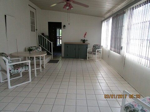 11 x 20 tiled FL room
