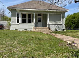 1108 McLain St, Taylor, TX 76574