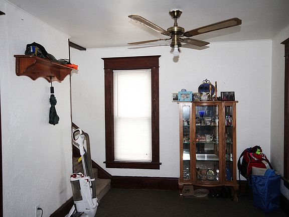 2nd image of 429 E Vine St