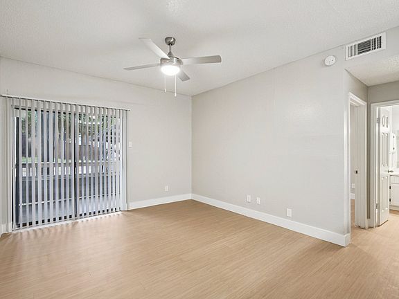 5th image of 1400 Esters Rd #237