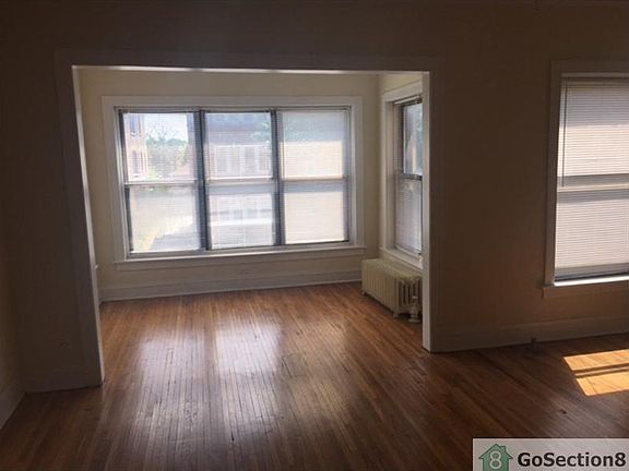 3rd image of 11002 S Vernon Ave
