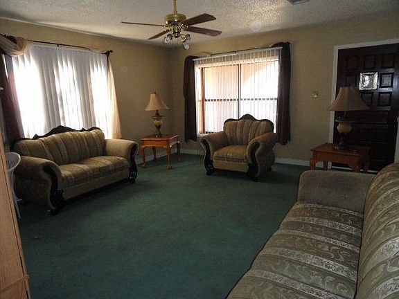 3rd image of 1048 N Avenue H