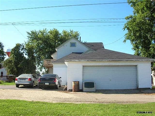 2nd image of 103 4th Ave NE