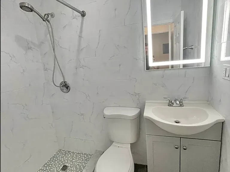 2011 Grove St #1L — Photo 6
