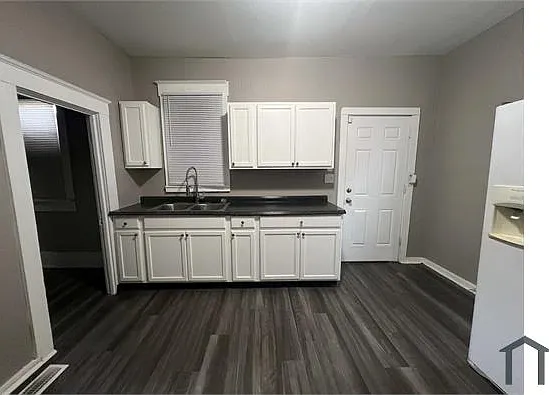 1390 W Woodruff Ave — Photo 11