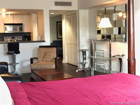 5th image of 834 Ocean Dr #506