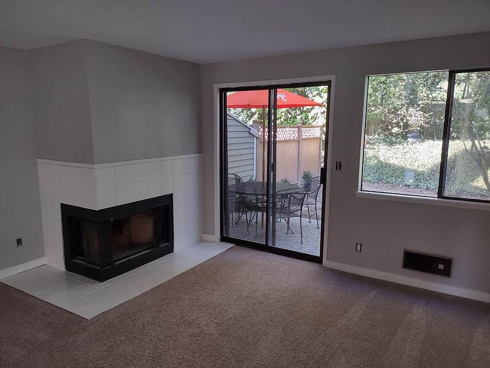 1st image of 9636 NE 121st Ln