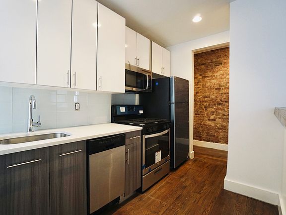 2nd image of 516 W 167th St #12/1