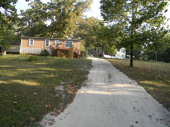 2nd image of 205 Lakeview Dr