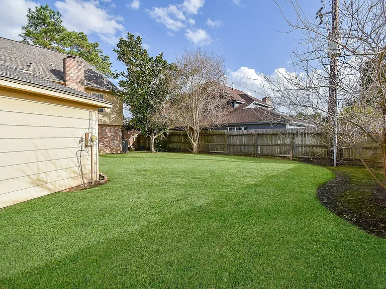 910 Shillington Dr — Photo 47