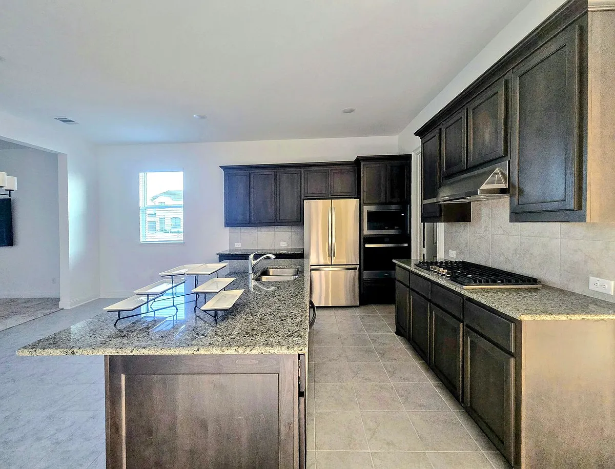 Building Photo - 2044 Montgomery Ln