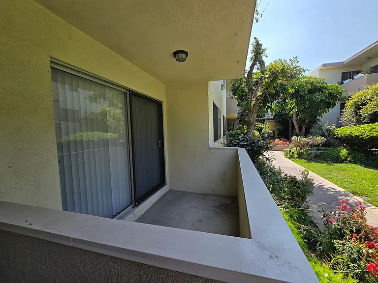 5230 Newcastle Ave #104 — Photo 15