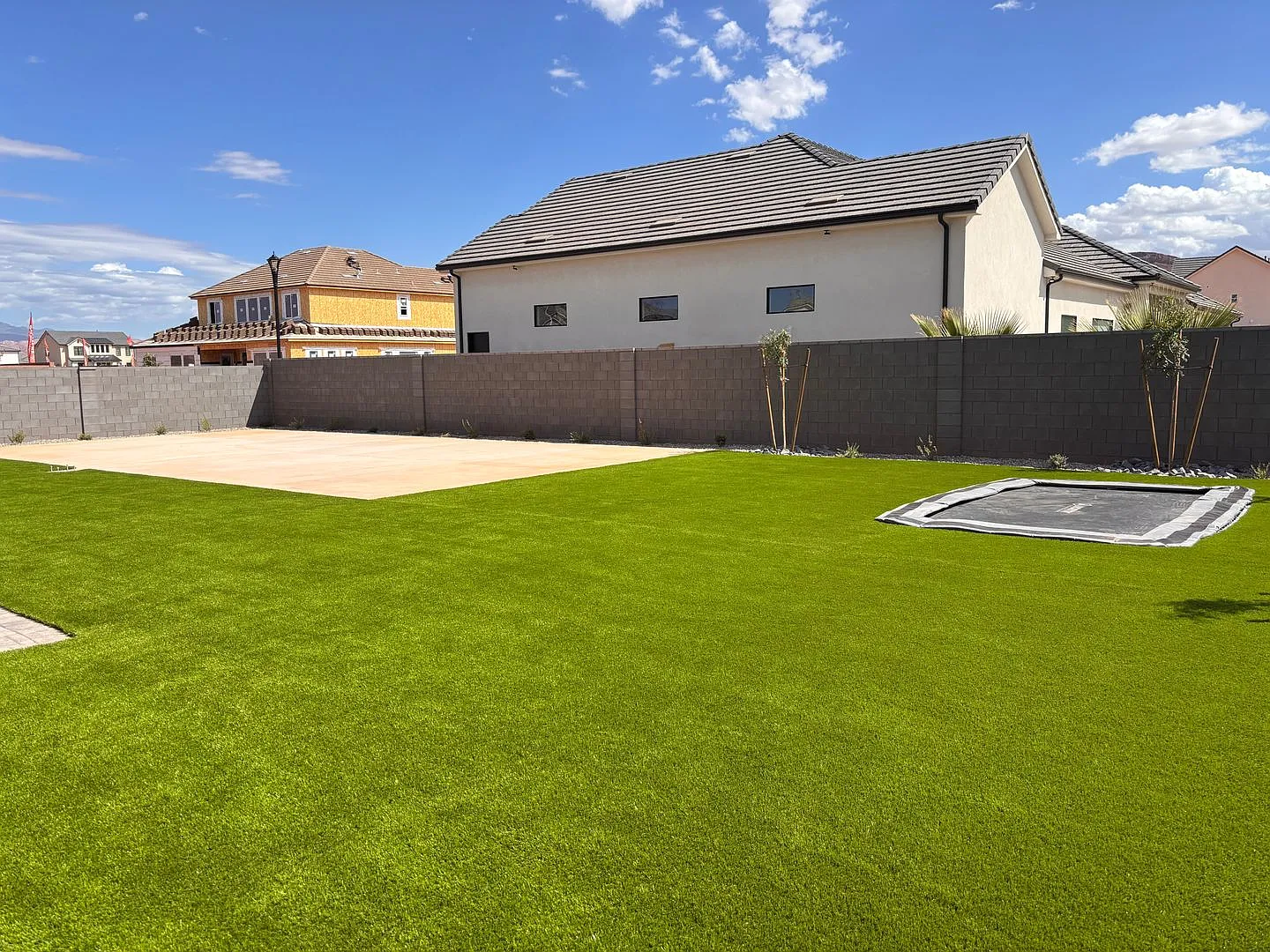 Gorgeous 5 bedroom in Finley Farms with Sports Court — Photo 4