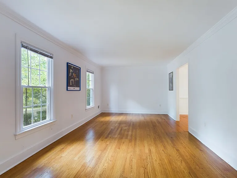 10211 Windbluff Dr — Photo 10