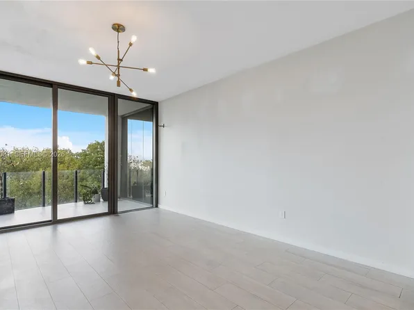 2831 S Bayshore Dr Unit 707, Miami, FL 33133