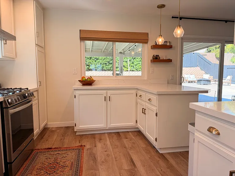 5255 Goldenridge Ct — Photo 5