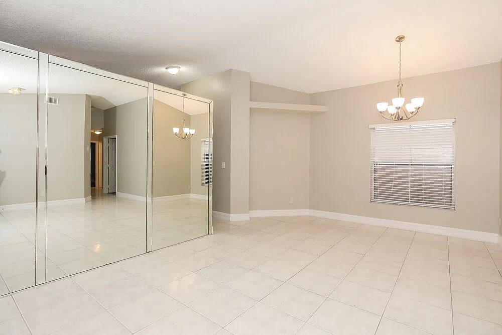 3 bed, 2.0 bath, 1403 sqft, $3,410 — Photo 3
