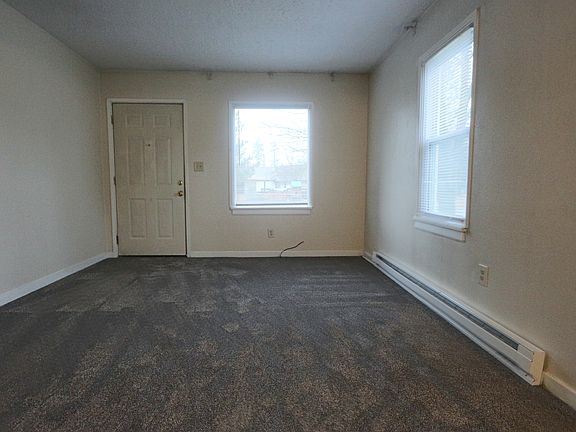 3rd image of 5020 N Alameda Blvd