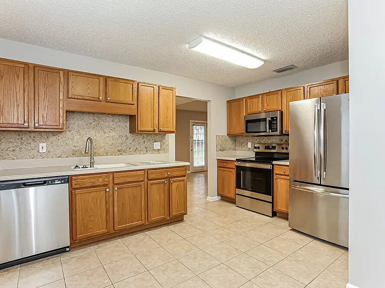 1027 Preakness Ct — Photo 9