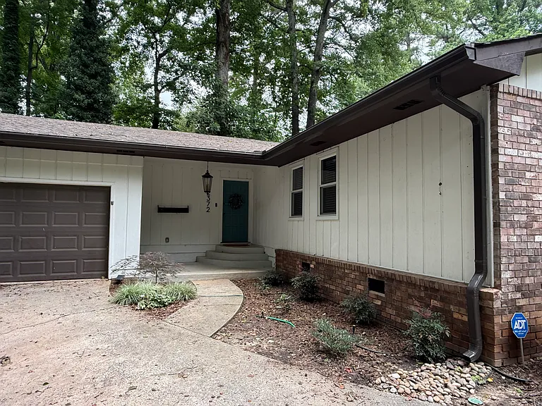 2372 Lakewood Dr NW — Photo 2