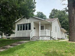 327 E 7th St, Maryville, MO 64468