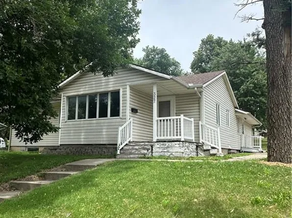 327 E 7th St, Maryville, MO 64468