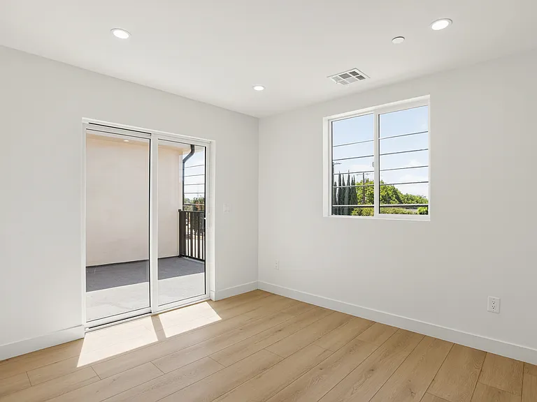 11502 Valjean Ave #1/2 — Photo 11