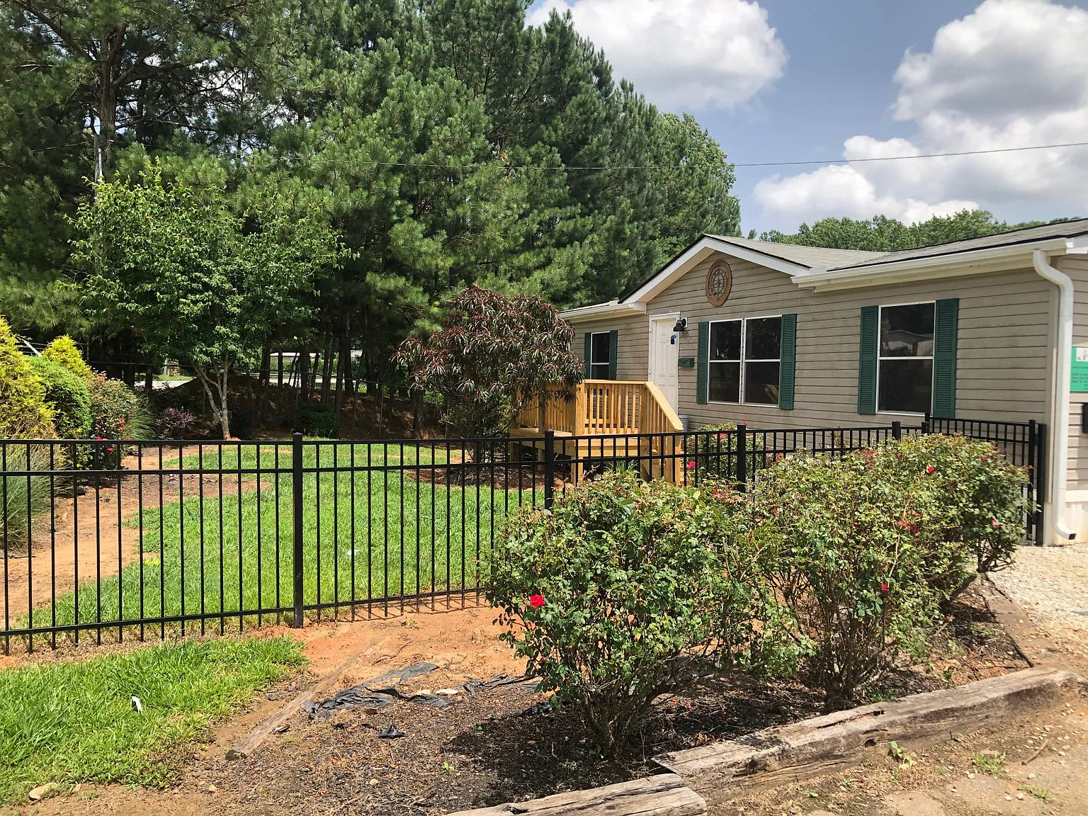 3 bed, 1120 sqft, $1,650 — Photo 1