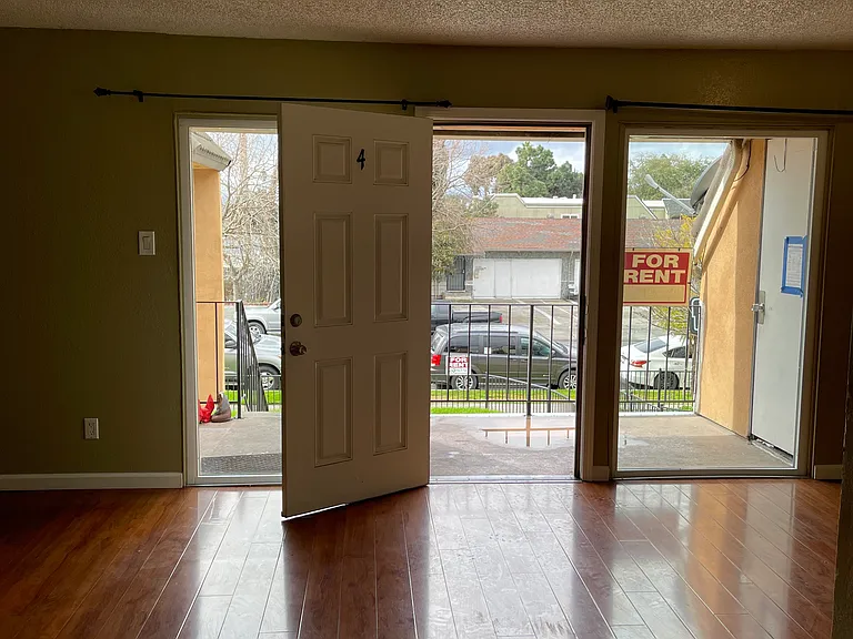 1594 Crucero Dr #4 — Photo 16