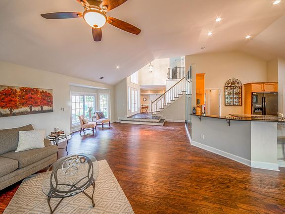 4th image of 2422 Oak Quarters SE