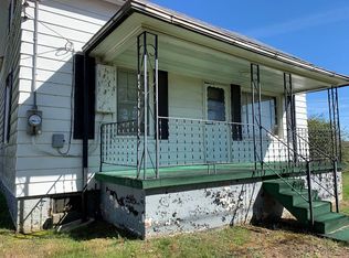 768 Hilltown Rd, Fries, VA 24330