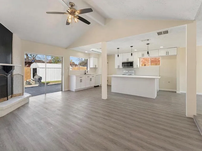 12411 Drifting Winds Dr — Photo 4