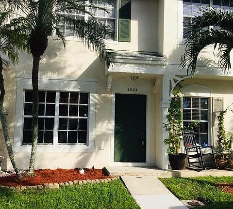 2nd image of 4924 SW 31st Ter #11