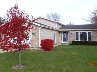 3300 W Bretons Dr, McHenry, IL 60050