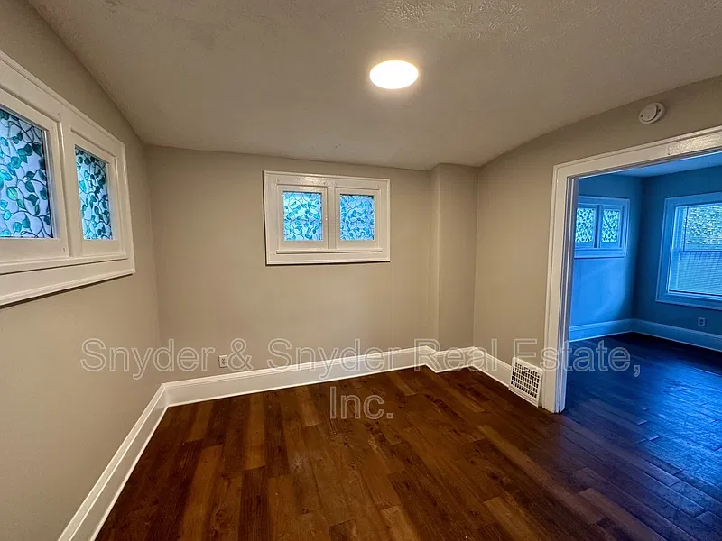 3 bed, 1.0 bath, $895 — Photo 3