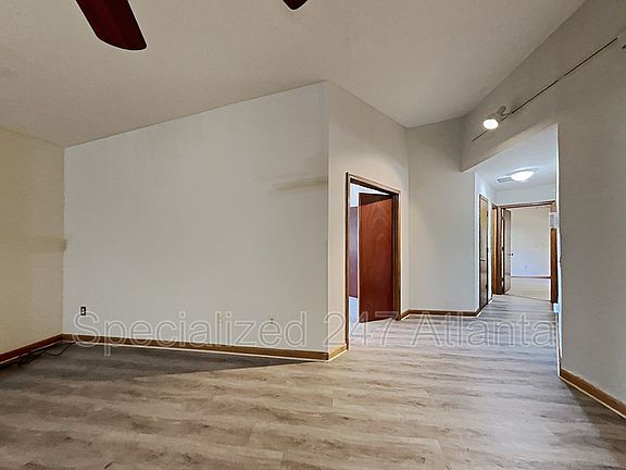 3rd image of 5771 Glenn Hollow Ln