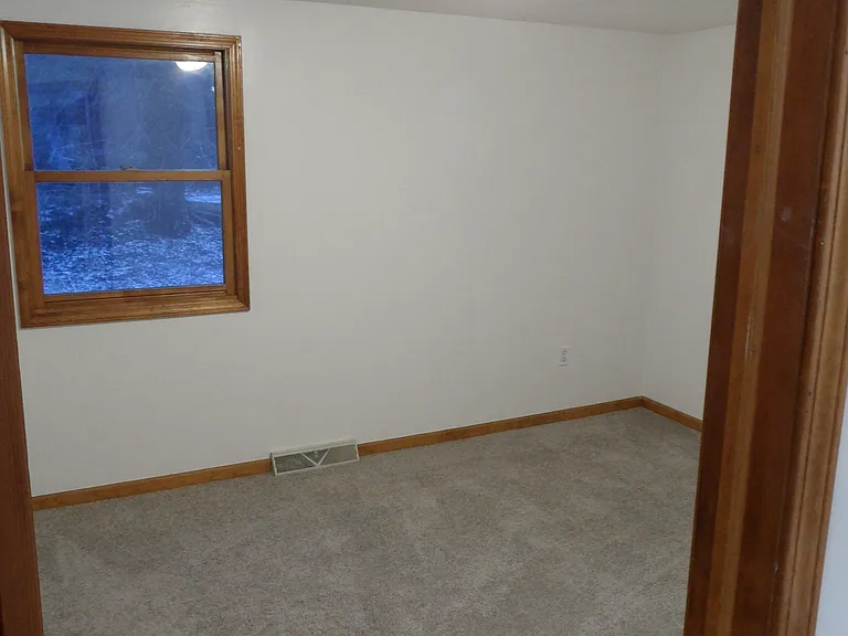 921 Onondaga St — Photo 28
