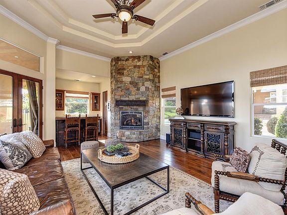 5th image of 4234 Greenview Dr