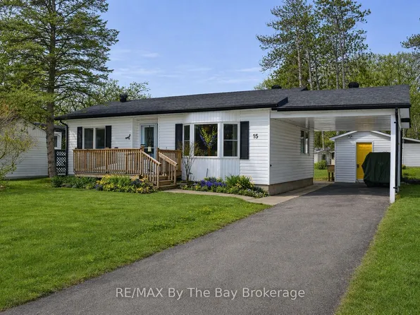 15 Carruthers St S, Wasaga Beach, ON L9Z 1K2