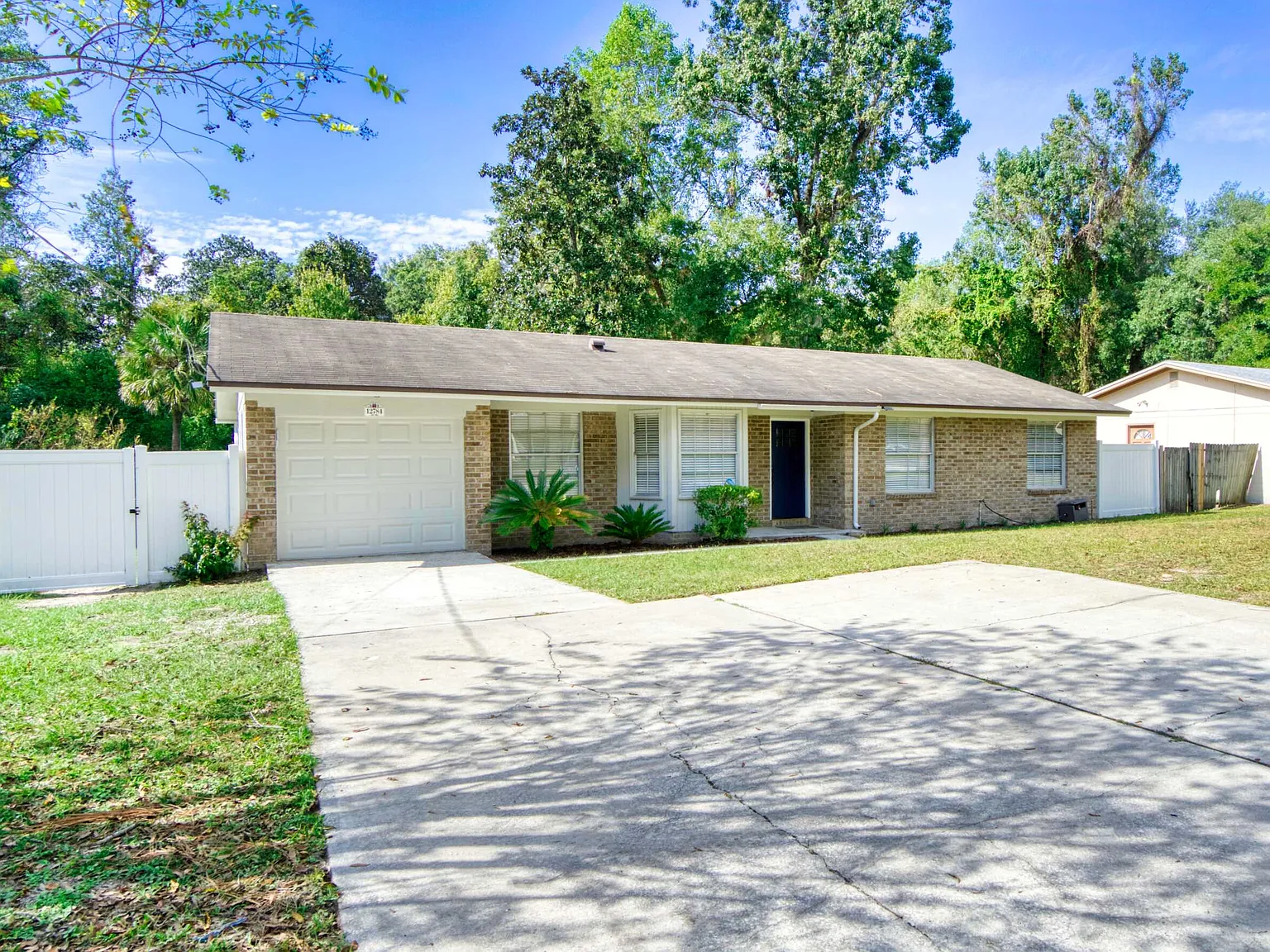 Wilderness Ln W, Jacksonville — Photo 2