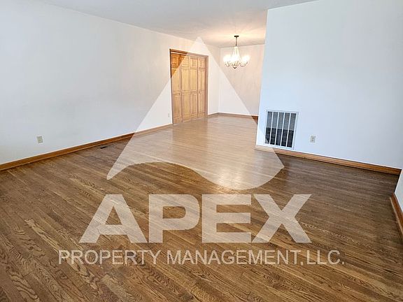 5th image of 4313 Eagle Dr