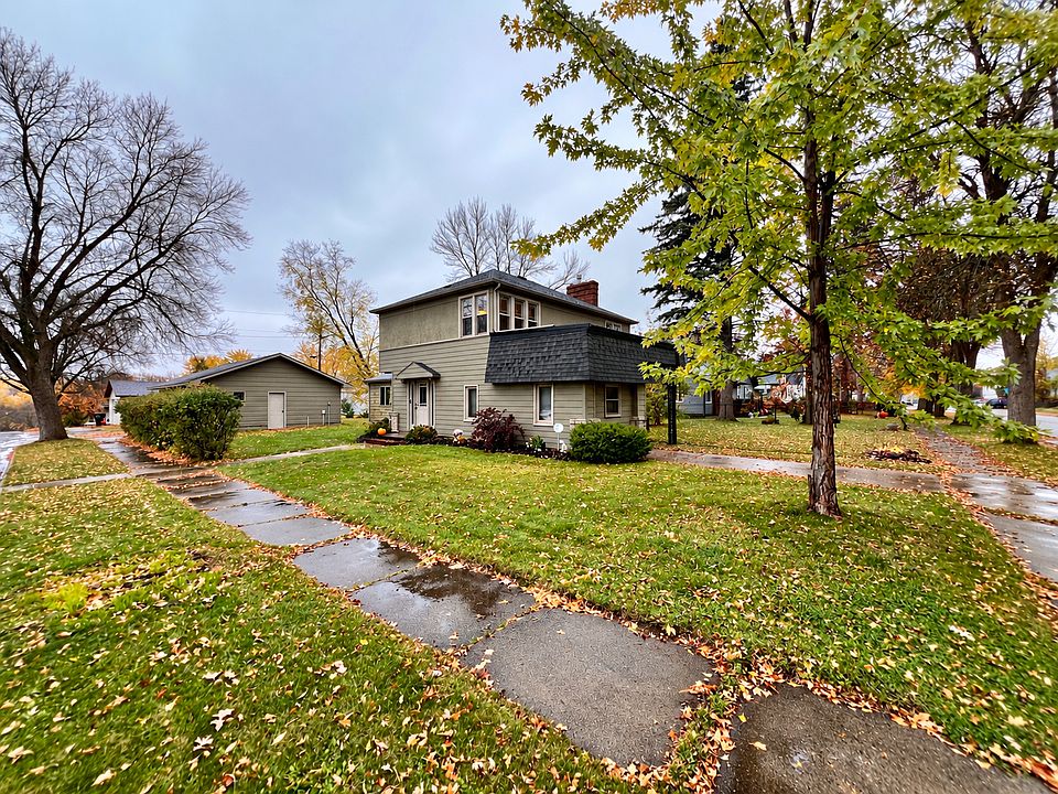 1st image of 218 8th Ave