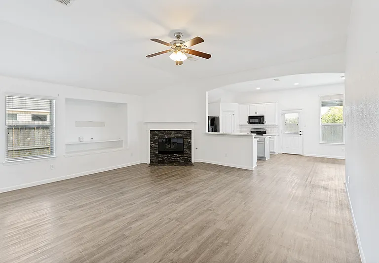 5224 McGrath Dr — Photo 4