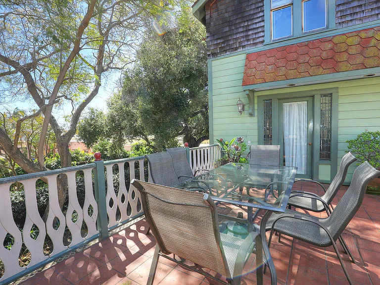 1513 De La Vina St #A — Photo 10