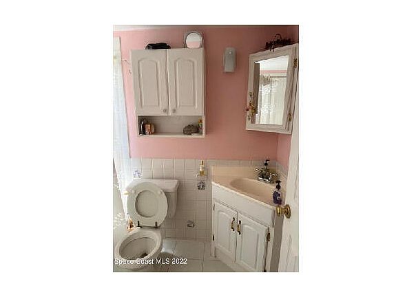 4th image of 215 Circle Dr APT 13