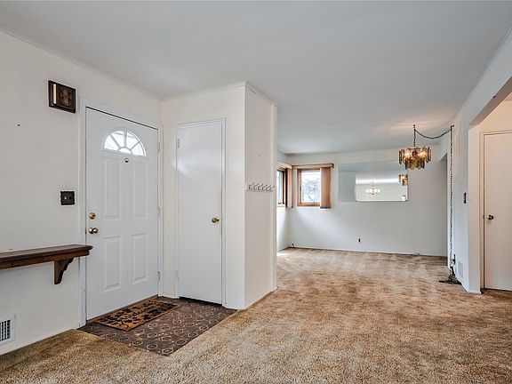 4th image of 348 1st Ave