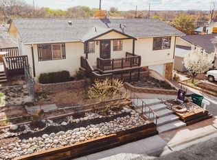 926 Mountain View Dr, Aztec, NM 87410