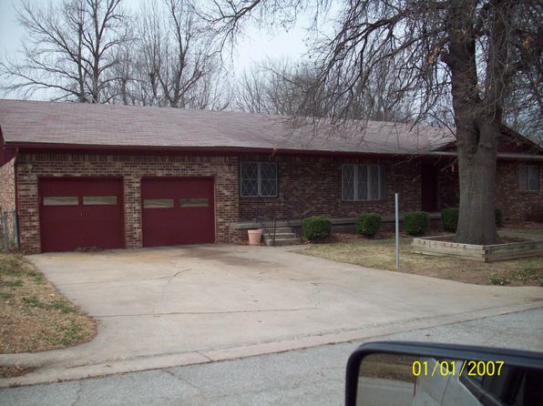 824 S Locust St
