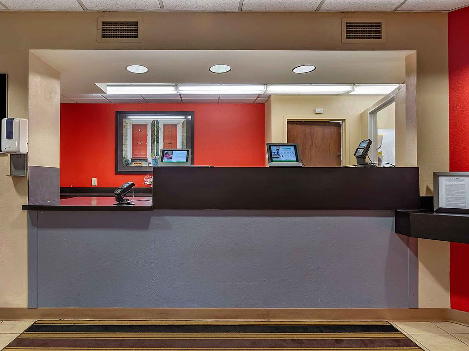 Lobby and Guest Check-in